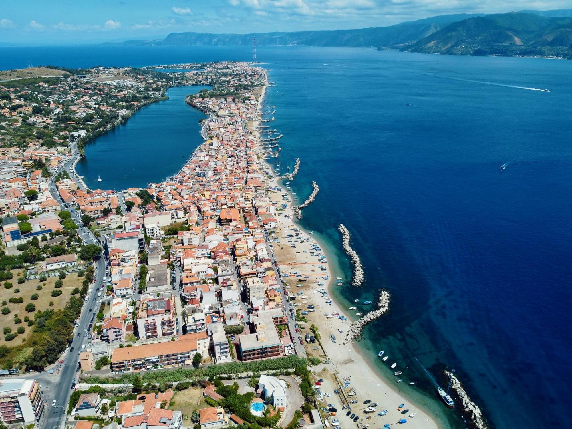 Il Salotto Sul Mare Daire Messina Dış mekan fotoğraf